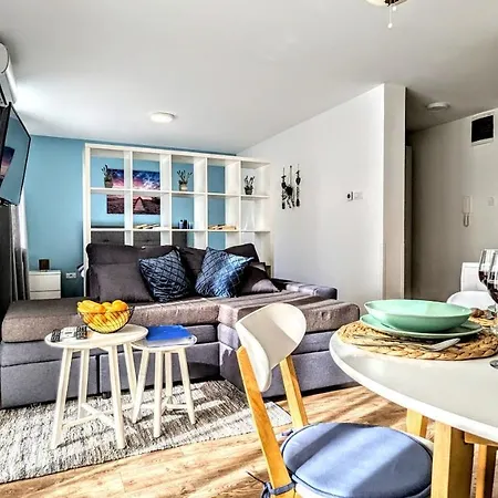 Blue Lagoon 150M-2 Minuta Hoda Od Centra, Mogucnost Za Parking-Apartmani-Nsmilos Novi Sad Exteriör bild