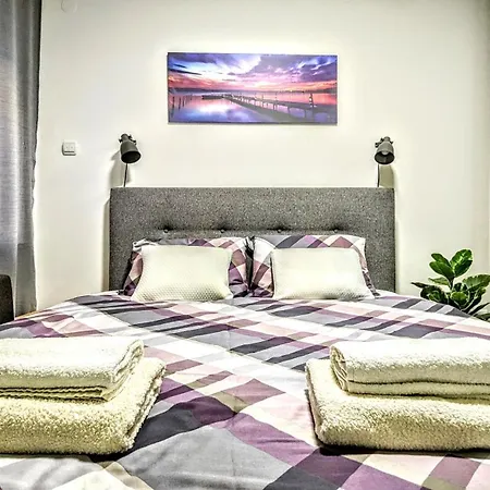 Blue Lagoon 150M-2 Minuta Hoda Od Centra, Mogucnost Za Parking-Apartmani-Nsmilos Novi Sad Exteriör bild