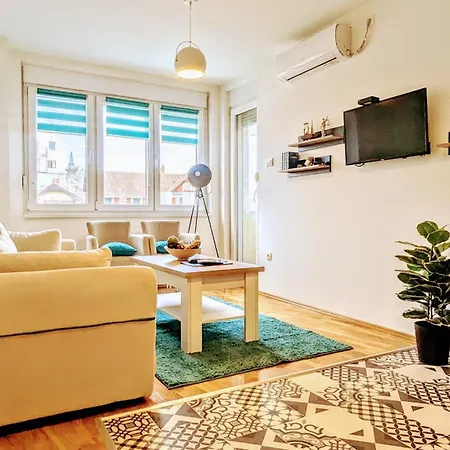 Blue Lagoon 150M-2 Minuta Hoda Od Centra, Mogucnost Za Parking-Apartmani-Nsmilos Novi Sad Exteriör bild
