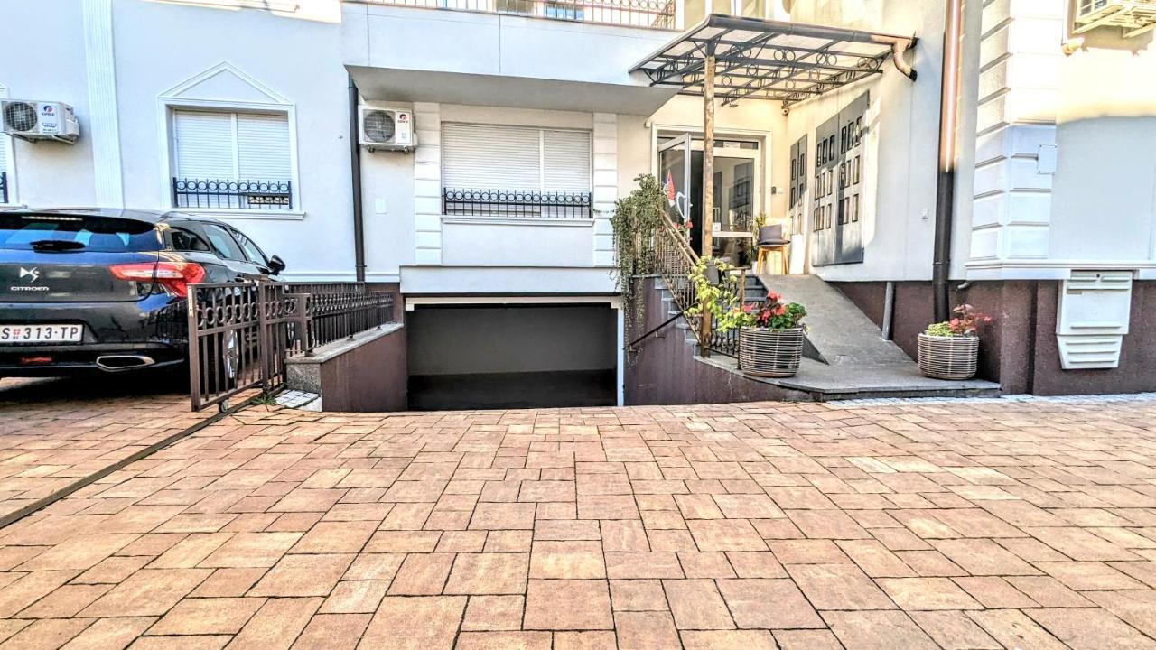 Blue Lagoon 150m-2 Minuta Hoda Od Centra, Mogucnost Za Parking-apartmani-nsmilos Lägenhet *