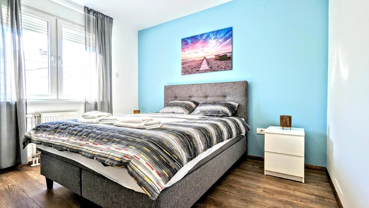 Blue Lagoon 150m-2 Minuta Hoda Od Centra, Mogucnost Za Parking-apartmani-nsmilos *