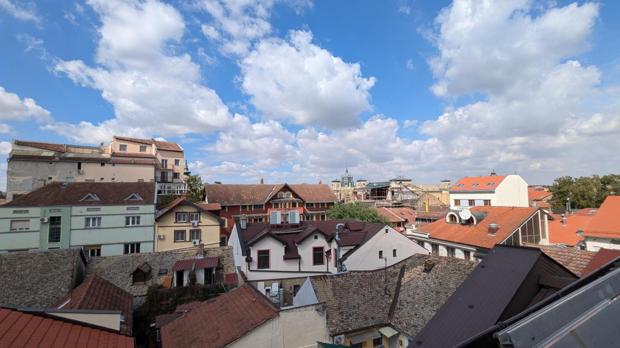 Lägenhet Blue Lagoon 150m-2 Minuta Hoda Od Centra, Mogucnost Za Parking-apartmani-nsmilos Novi Sad