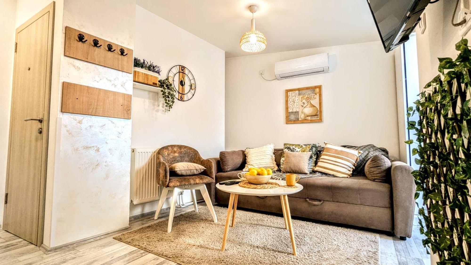 Blue Lagoon 150m-2 Minuta Hoda Od Centra, Mogucnost Za Parking-apartmani-nsmilos