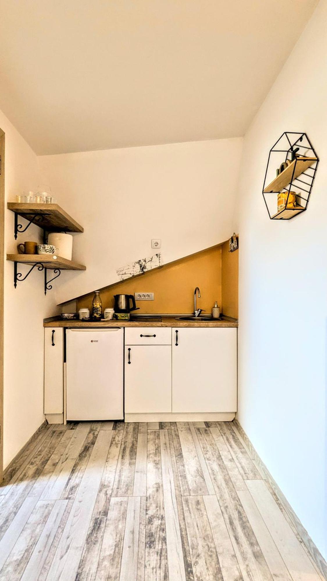 Lägenhet Blue Lagoon 150m-2 Minuta Hoda Od Centra, Mogucnost Za Parking-apartmani-nsmilos Novi Sad