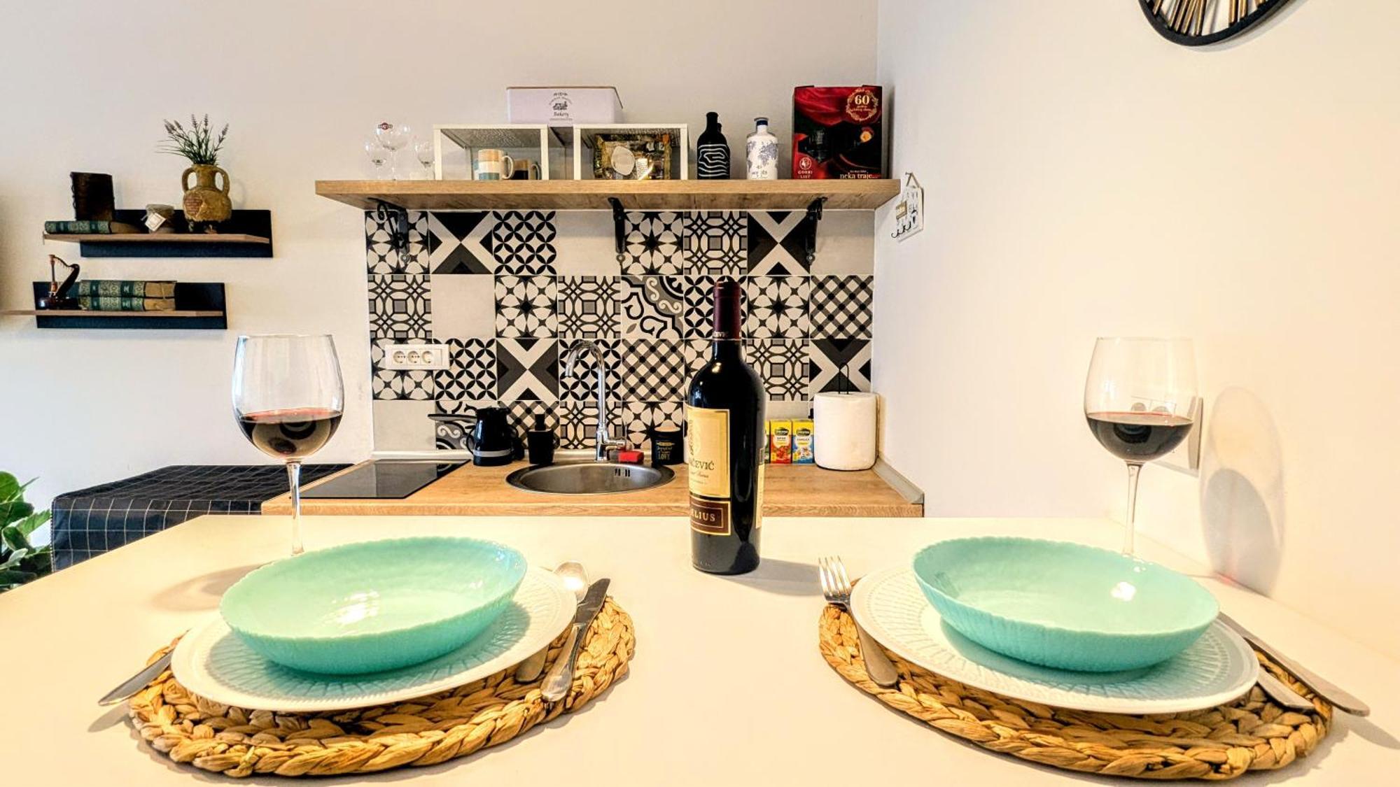 Blue Lagoon 150m-2 Minuta Hoda Od Centra, Mogucnost Za Parking-apartmani-nsmilos Lägenhet Novi Sad