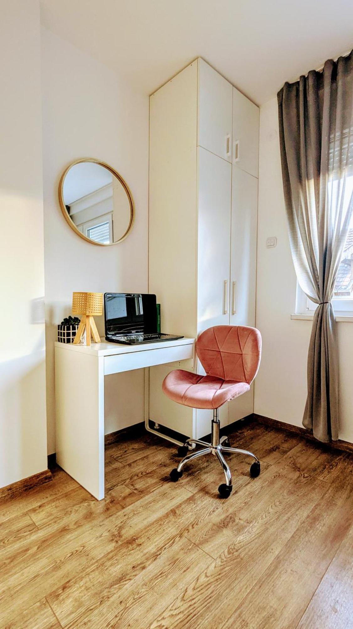 Blue Lagoon 150m-2 Minuta Hoda Od Centra, Mogucnost Za Parking-apartmani-nsmilos