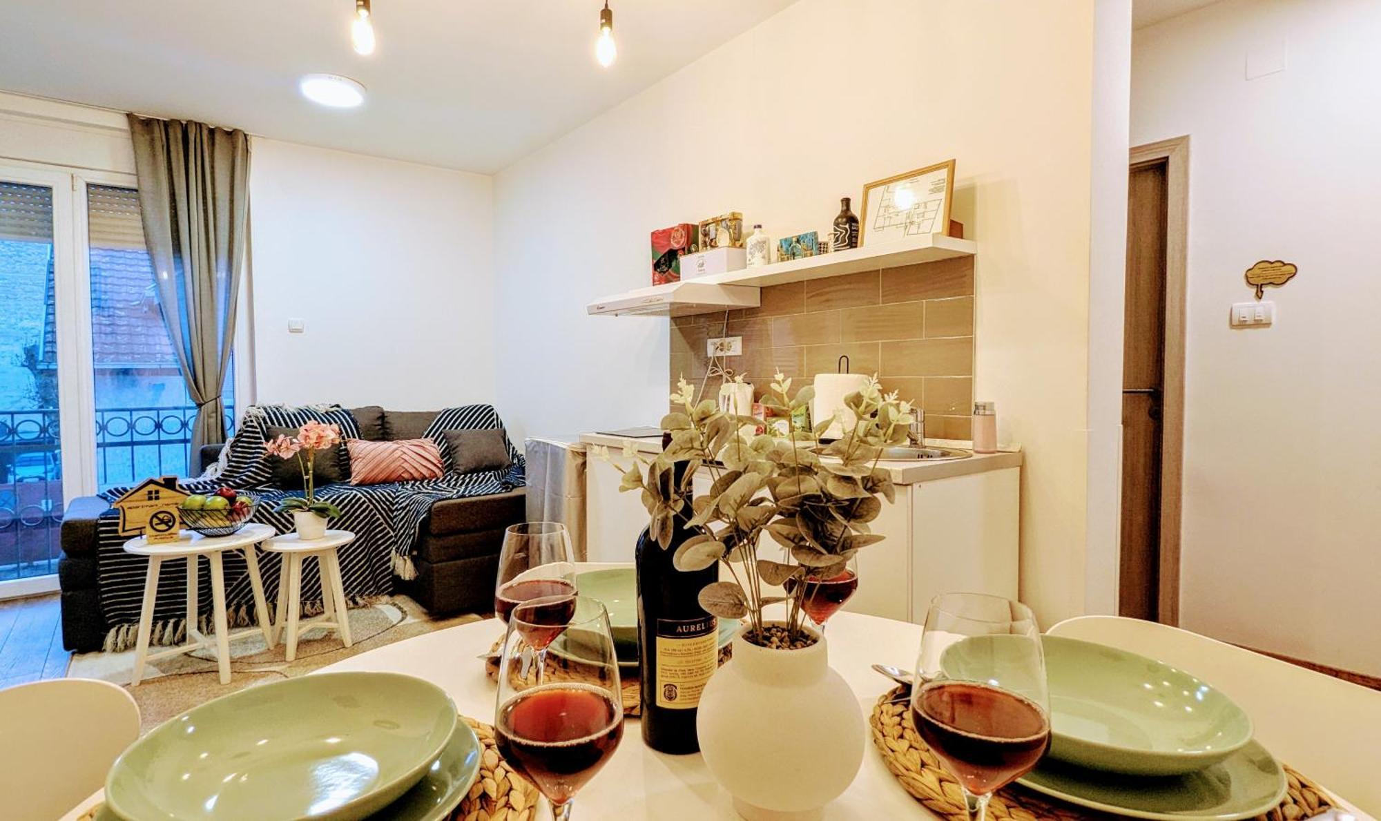 Blue Lagoon 150m-2 Minuta Hoda Od Centra, Mogucnost Za Parking-apartmani-nsmilos Lägenhet *